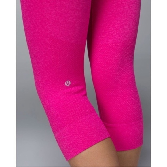 Lululemon Seamlessly Street Crop Legging Size 8 - Picture 3 of 7